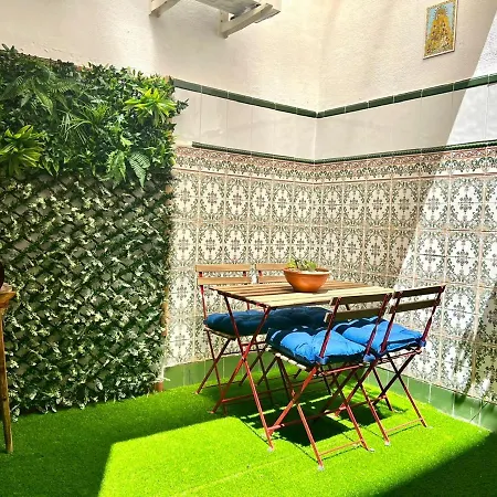 Apartment Adela & Private Courtyard By Ele *